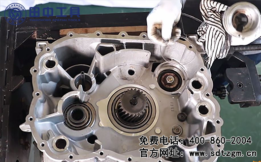 ZF16档变速器拆卸，ZF变速箱维修工具